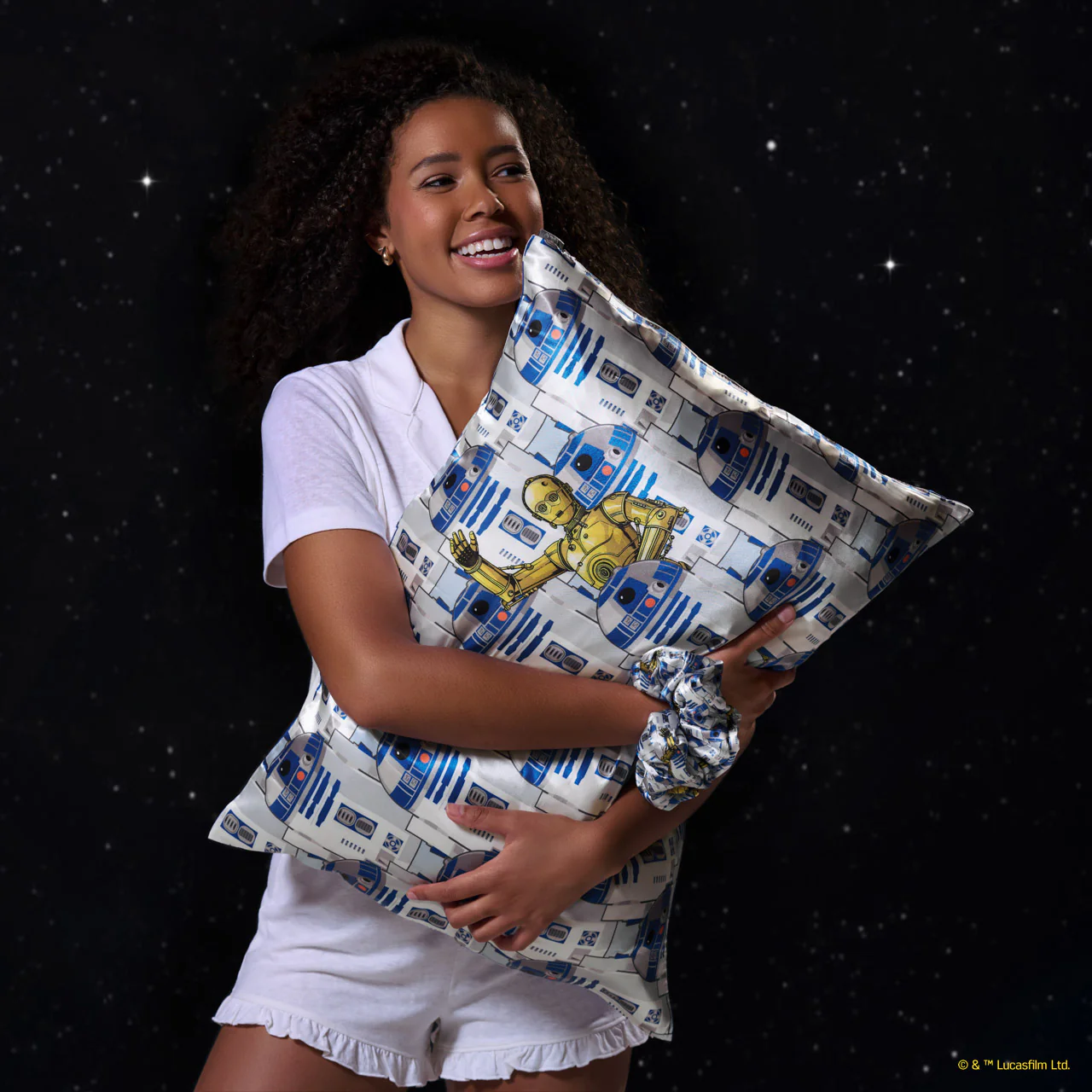 Star Wars™ & Kitsch Satin Pillowcase in R2-D2 & C-3PO - Image 3